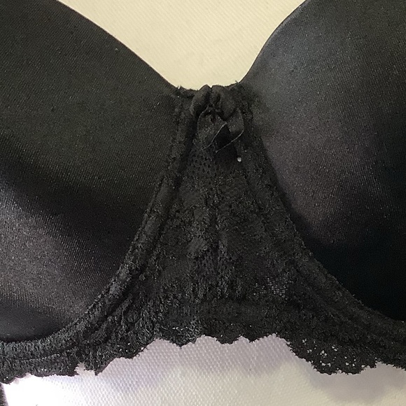 Satin & Lace Bra - Picture 2 of 8